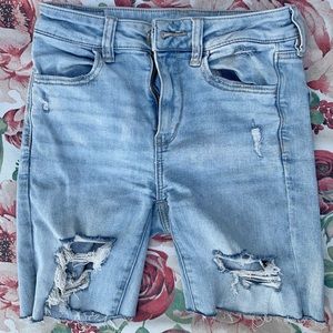 American Eagle Size 4 boyfriend shorts